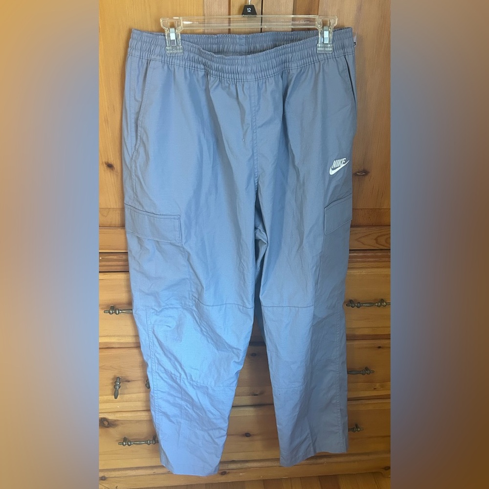 Nike men’s elastic waist cargo pants size large
